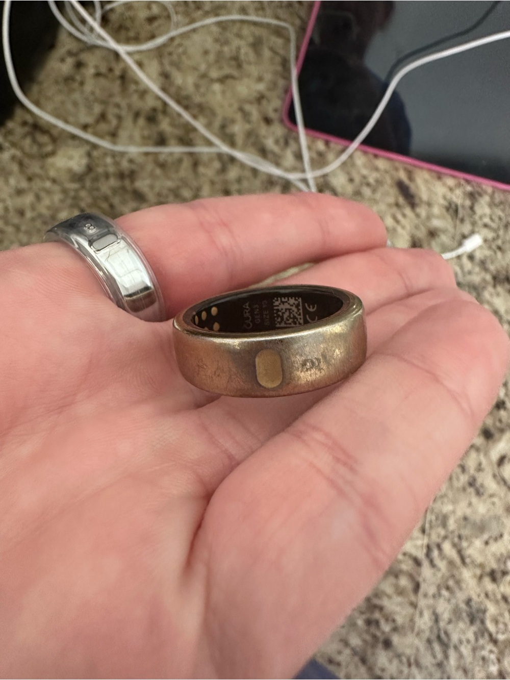 Oura Ring Charging Dock with Gold and Black Accent - Picture 5 of 11